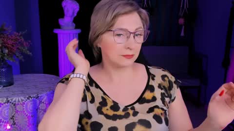 Vivien online show from 01/15/25, 09:02