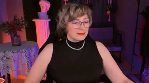 Vivien online show from 02/06/25, 01:10