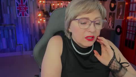 Vivien online show from 02/13/25, 07:21