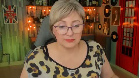 Vivien online show from 02/15/25, 01:27