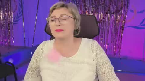 Vivien online show from 02/19/25, 06:21