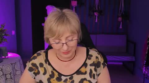 Vivien online show from 03/12/25, 06:11