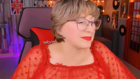 Vivien online show from 11/12/25, 02:17