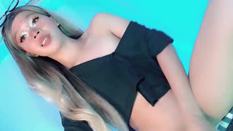 LoveSugar online show from 11/30/25, 05:17