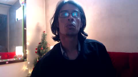 Snapshot of suggabrown_ chatting on 12/24/24, 09:33 suggabrown_ online show from 12/24/24, 09:33