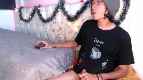 Snapshot of suggabrown_ chatting on 01/01/25, 05:00 suggabrown_ online show from 01/01/25, 05:00