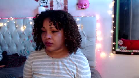 Snapshot of suggabrown_ chatting on 01/23/25, 03:01 suggabrown_ online show from 01/23/25, 03:01