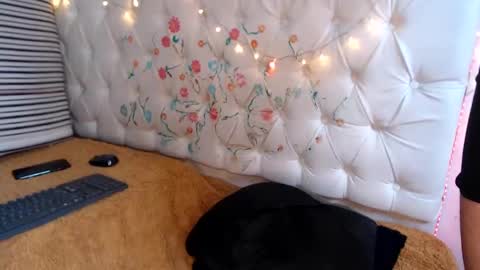 Snapshot of suggabrown_ chatting on 02/27/25, 01:28 suggabrown_ online show from 02/27/25, 01:28