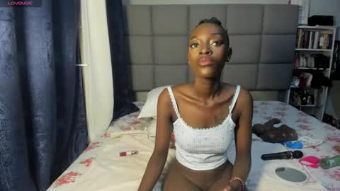 suhaila_suu online show from 03/03/26, 02:18