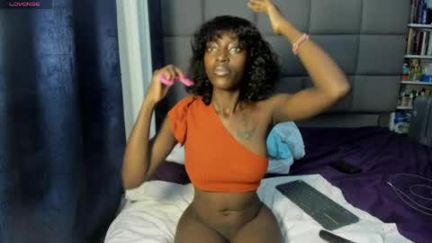 suhaila_suu online show from 04/24/26, 02:47