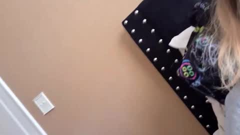 Ophelia online show from 11/02/25, 04:53