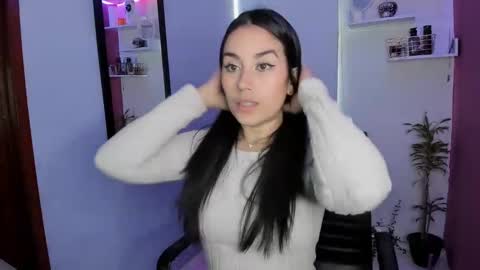 Snapshot of sulmatevans_ chatting on 02/23/25, 04:35 Diana online show from 02/23/25, 04:35