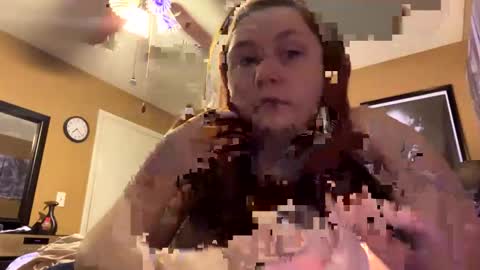 Snapshot of sum645700 chatting on 11/13/25, 01:26 sum - maybe online show from 11/13/25, 01:26