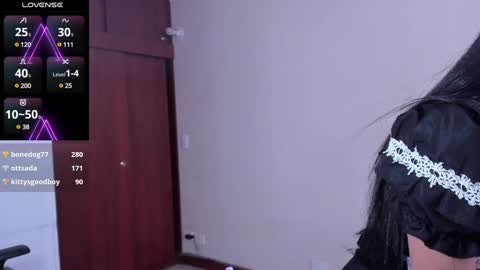 Nicolle  online show from 12/13/24, 08:04