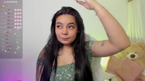 Snapshot of sumersunsett chatting on 12/27/24, 06:14 sumersunsett online show from 12/27/24, 06:14