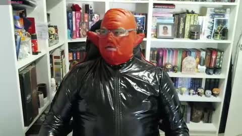 Snapshot of sumisolatex chatting on 05/15/26, 11:17 Sumisolatex online show from 05/15/26, 11:17
