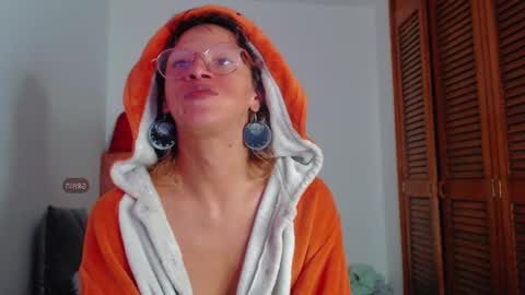 Snapshot of summer__xo chatting on 12/07/24, 02:09 Summer online show from 12/07/24, 02:09