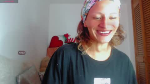 Snapshot of summer__xo chatting on 12/24/24, 02:21 Summer online show from 12/24/24, 02:21