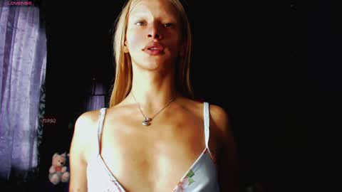 Snapshot of summer__xo chatting on 01/26/25, 08:45 Summer online show from 01/26/25, 08:45