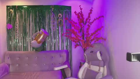 summer_miller online show from 03/17/26, 11:35