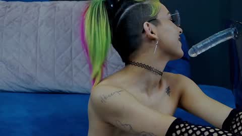 Snapshot of summer_quinn_ chatting on 01/18/25, 12:24 Deea online show from 01/18/25, 12:24