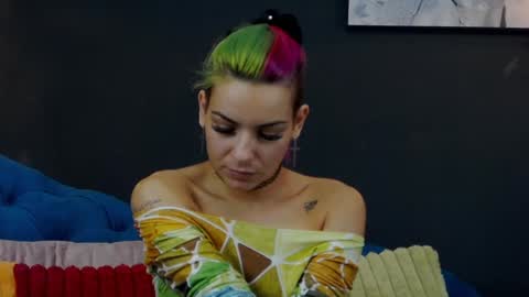 Snapshot of summer_quinn_ chatting on 01/20/25, 05:48 Deea online show from 01/20/25, 05:48