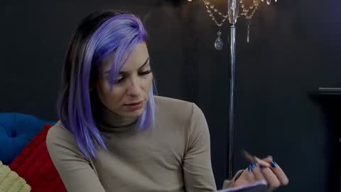 Snapshot of summer_quinn_ chatting on 01/25/25, 06:01 Deea online show from 01/25/25, 06:01