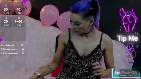 Snapshot of summer_quinn_ chatting on 02/15/25, 06:23 Deea online show from 02/15/25, 06:23