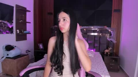 Snapshot of summer_rouge chatting on 10/20/25, 11:32 Summer Rouge online show from 10/20/25, 11:32