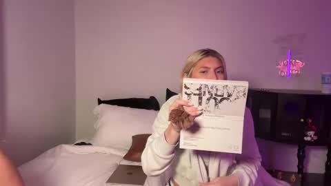 summerclarke2 online show from 09/29/25, 07:30