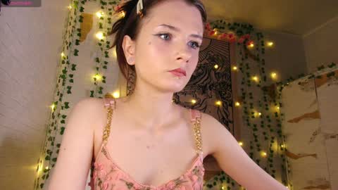 Snapshot of summerhazee chatting on 12/29/24, 05:01 summerhazee online show from 12/29/24, 05:01