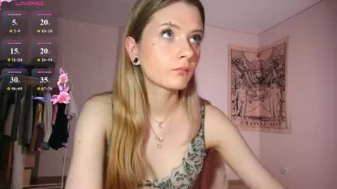 Snapshot of summerhazee chatting on 06/10/26, 06:40 summerhazee online show from 06/10/26, 06:40