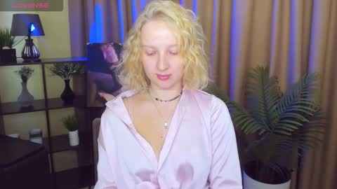 Snapshot of summerjem chatting on 11/08/25, 08:36 summerjem online show from 11/08/25, 08:36