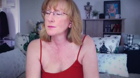 Snapshot of summerknightzzz chatting on 01/14/26, 02:01 SummerKnightzzz online show from 01/14/26, 02:01