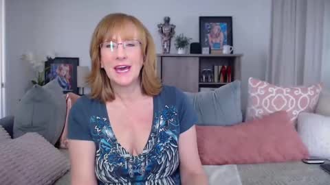 Snapshot of summerknightzzz chatting on 02/10/26, 01:15 SummerKnightzzz online show from 02/10/26, 01:15