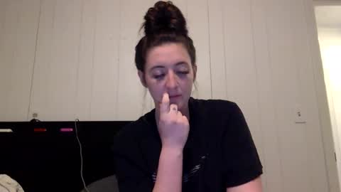 Snapshot of summerlee9 chatting on 05/18/26, 10:37 summerlee9 online show from 05/18/26, 10:37