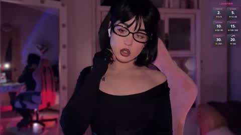 Miss Nelly online show from 11/14/25, 07:34