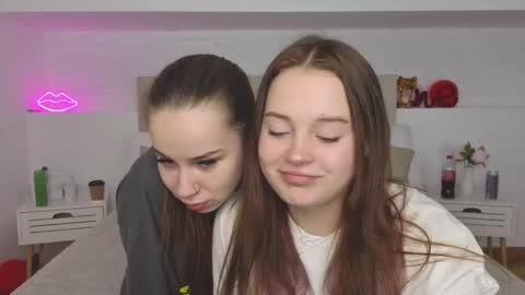 Snapshot of sun_kissess chatting on 09/09/25, 09:47 sun_kissess online show from 09/09/25, 09:47