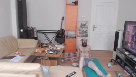 Snapshot of sunbeatshower chatting on 09/30/25, 02:44 sunbeatshower online show from 09/30/25, 02:44