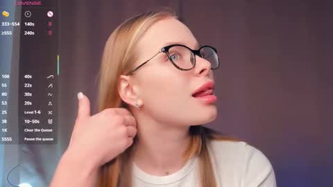 Snapshot of sunday_morn1ng chatting on 02/08/26, 07:01 Jenny online show from 02/08/26, 07:01