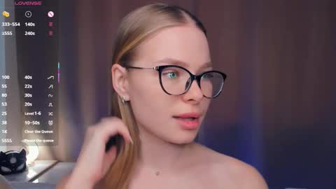 Snapshot of sunday_morn1ng chatting on 02/13/26, 07:15 Jenny online show from 02/13/26, 07:15