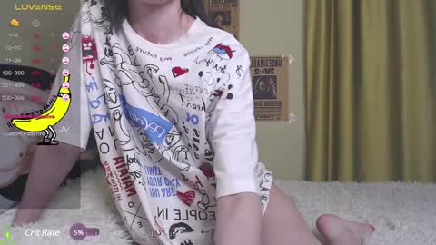 Snapshot of sundragon_ chatting on 01/04/25, 12:59 Vicky online show from 01/04/25, 12:59