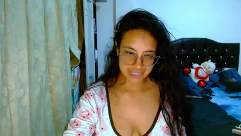 Emma online show from 02/11/25, 02:57