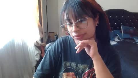 Emma online show from 03/11/25, 04:18