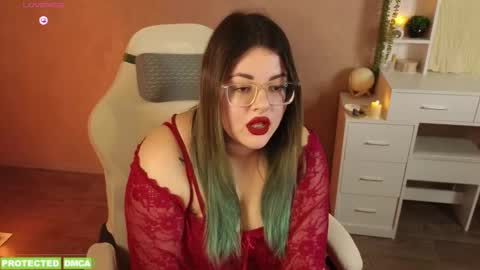 Tina. Im topless model  online show from 11/19/25, 01:44