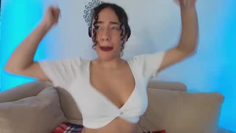 Aillyn Perez online show from 02/05/26, 12:48