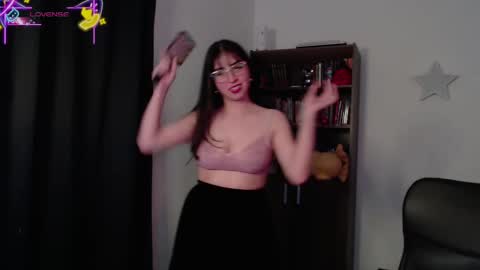  violetta  online show from 10/31/25, 03:46