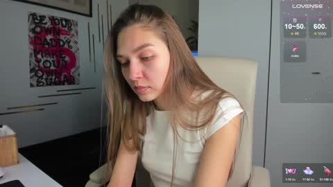 Snapshot of sunlightsofia chatting on 02/21/25, 01:44 Sofia online show from 02/21/25, 01:44