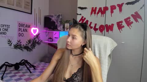 Snapshot of sunlightsofia chatting on 10/23/25, 08:40 Sofia online show from 10/23/25, 08:40