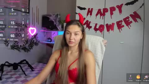 Snapshot of sunlightsofia chatting on 10/27/25, 02:43 Sofia online show from 10/27/25, 02:43